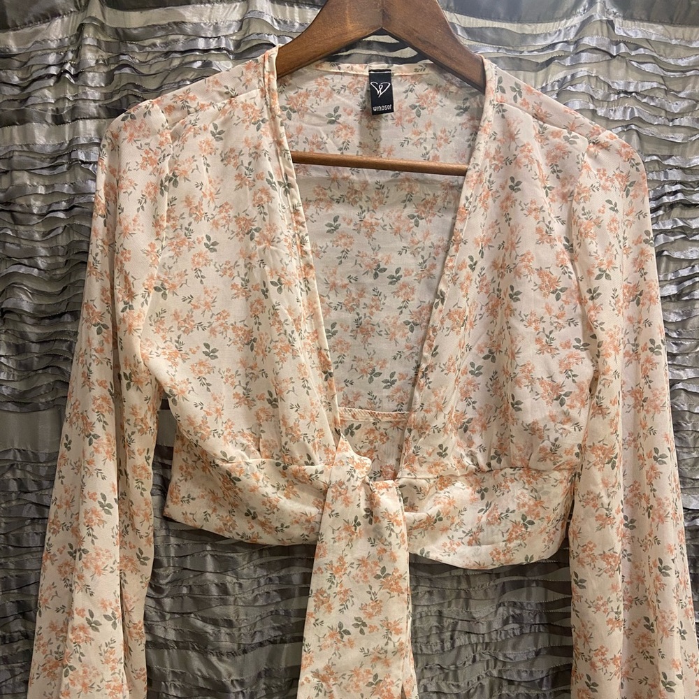 Windsor Floral Top - Cream and Peach Women’s Size small